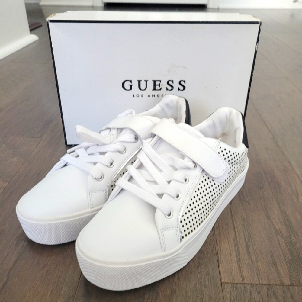 GUESS Women White Sneaker